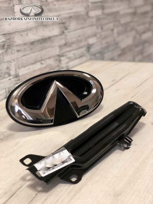 F31803JAMA Кронштейн переднього крила правий Infiniti QX60 2012-2020