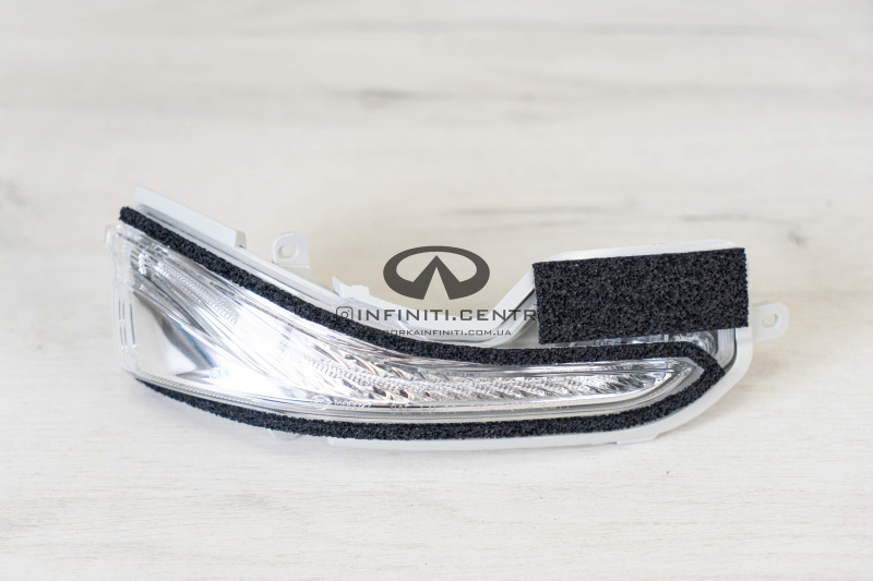 261605UA0A Покажчик повороту у дзеркало правий Infiniti QX60 2016-2020 261605UA0A Покажчик повороту у дзеркало правий Infiniti QX60 2016-2020